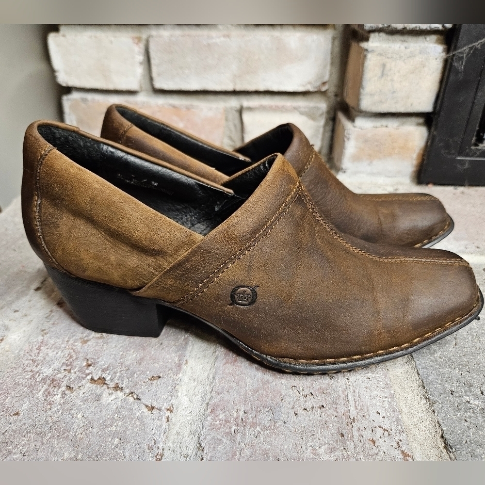 Born B.O.C Leather Clogs